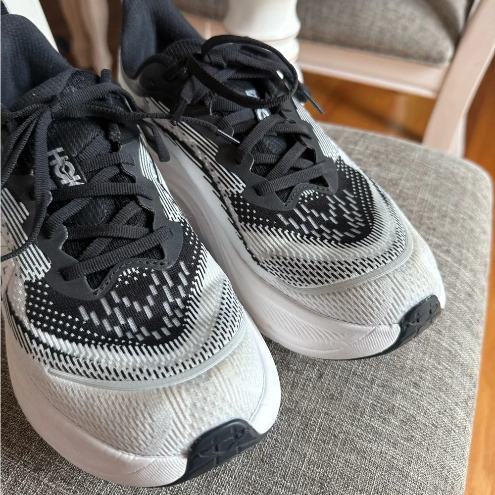 Women’s Hoka Skyflow Sneaker - Picture 4 of 8